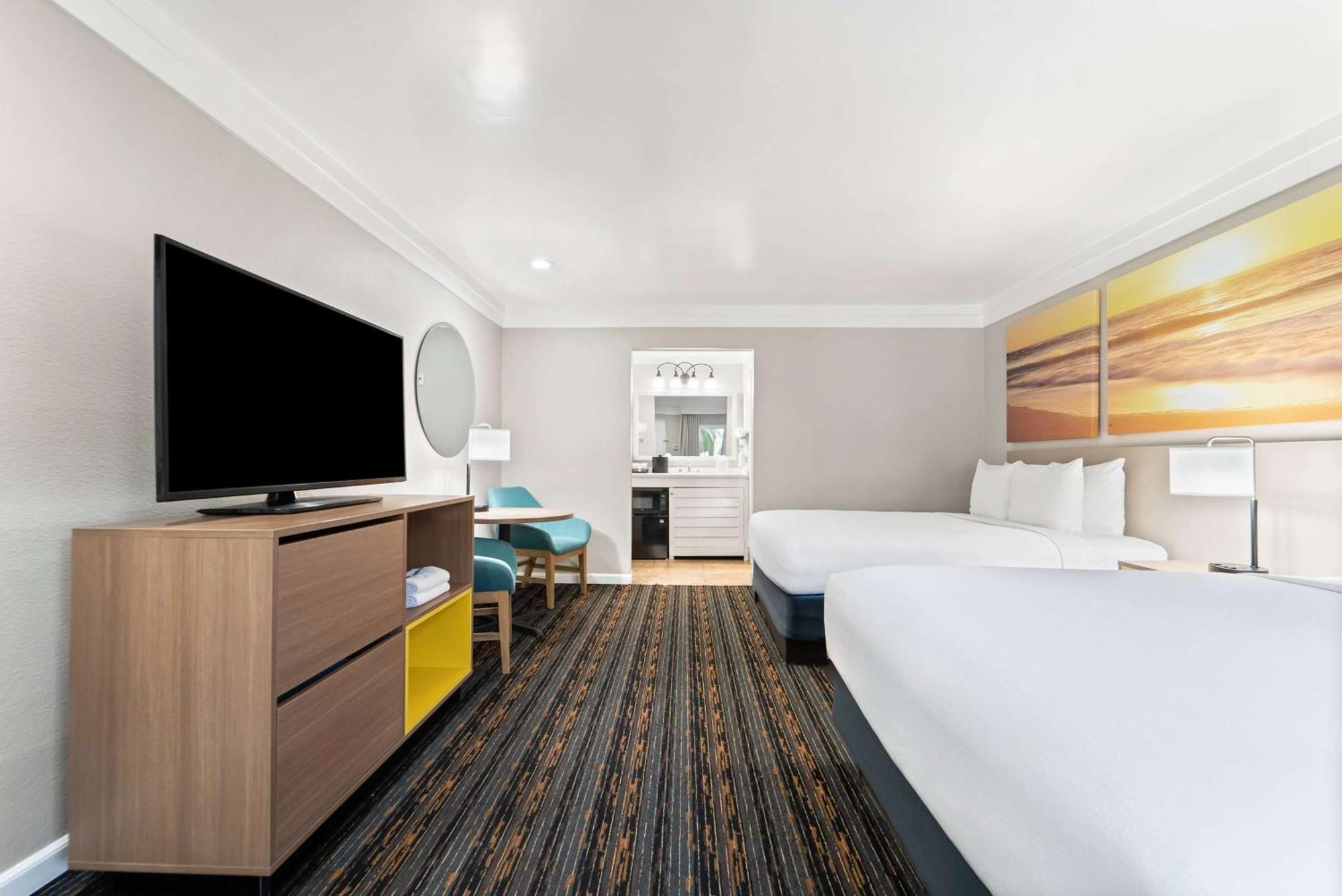 Days Inn By Wyndham San Diego Hotel Circle Exterior foto